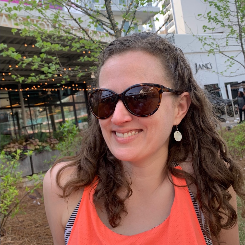 Meet your Posher, Lindsey